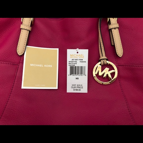 Michael Kors Jet Set Leather Tote in Fuschia - Picture 4 of 8